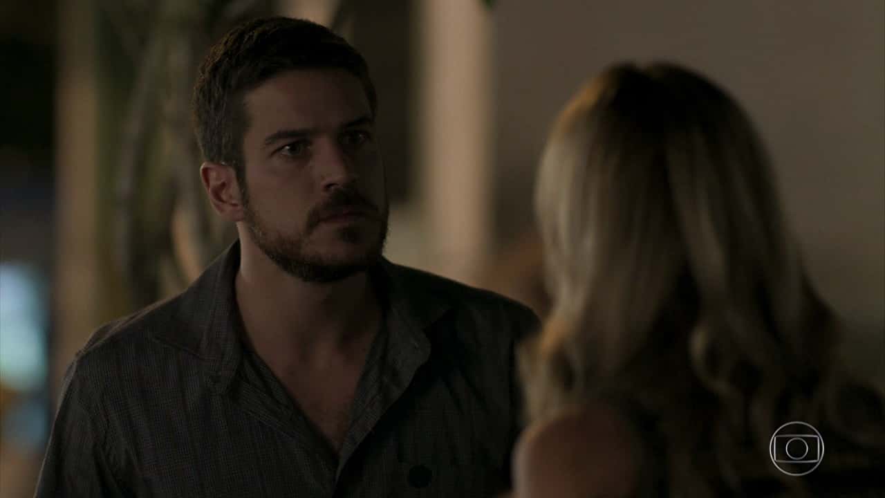 Zeca (Marco Pigossi) e Jeiza (Paolla Oliveira) em cena de "A Força do Querer" (Foto: Reprodução/Globo)