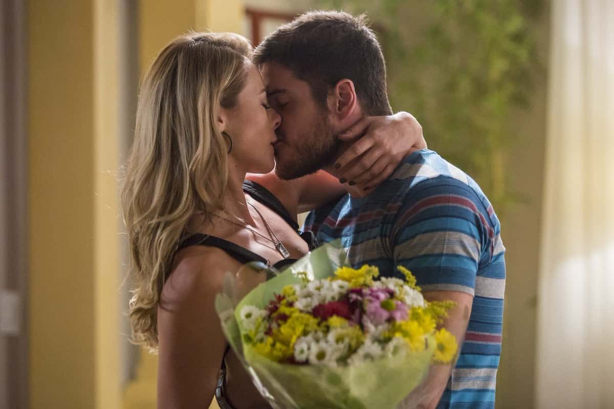 Jeiza e Zeca são um dos casais de "A Força do Querer" (Foto: Reprodução/Twitter)