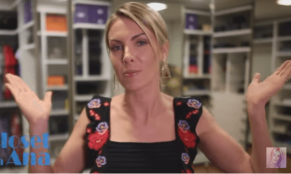 Ana em seu closet. Foto - reprodução/Youtube.