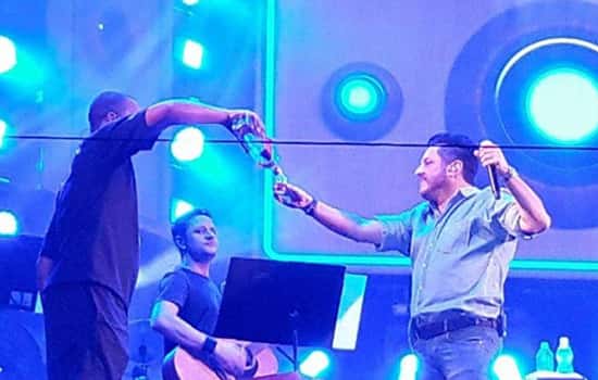 Marrone se descontrola em show (Foto: Reprodução)