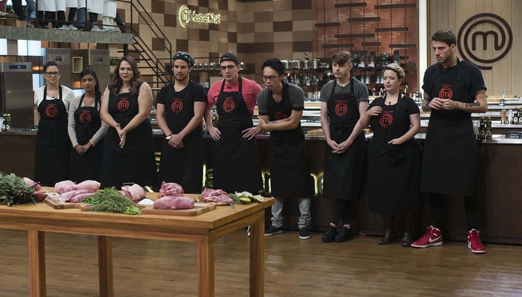 Os nove cozinheiros amadores tentam voltar ao MasterChef (Foto: Carlos Reinis/Band)