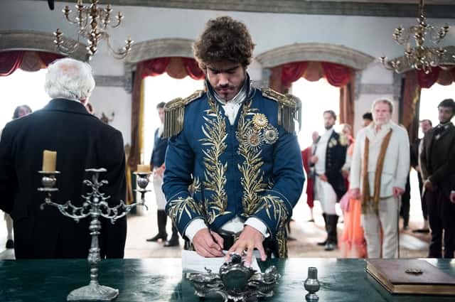Pedro (Caio Castro) decide ficar (Foto: Globo/Raquel Cunha)