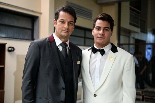 Malagueta (Marcelo Serrado) e Julio (Thiago Martins) (Foto: Globo/Raquel Cunha)