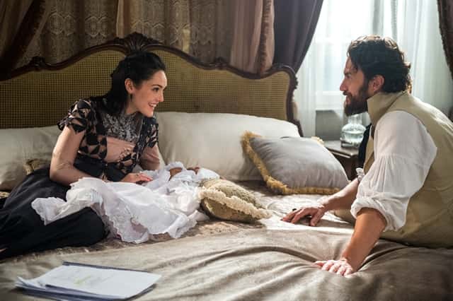 Anna (Isabelle Drummond) com Vitória e Thomas (Gabriel Baga Nunes) (Foto: Globo/Raquel Cunha)