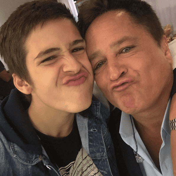 Pai e filho curtem momento juntos. (Foto: Reprodução/Instagram)
