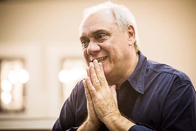 Rezende agradece o apoio dos fãs (Foto: Eduardo Anizelli/Folhapres)