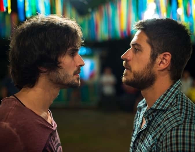 Zeca parte pra cima de Ruy. (Foto: Divulgação/Globo)