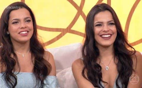 Emilly e Mayla felizes no programa "Encontro". (Foto: Reprodução)