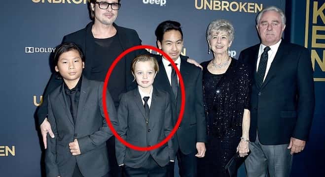 Shiloh ao lado da família (Foto: Getty Images)