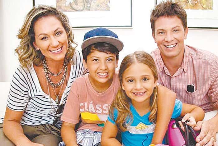 Frias, mulher e filhos. Foto - divulgação.