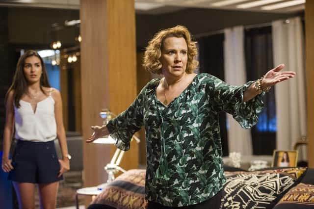 Néia (Ana Beatriz Nogueira) em cena de "Rock Story" (Foto: Globo/João Miguel Júnior)