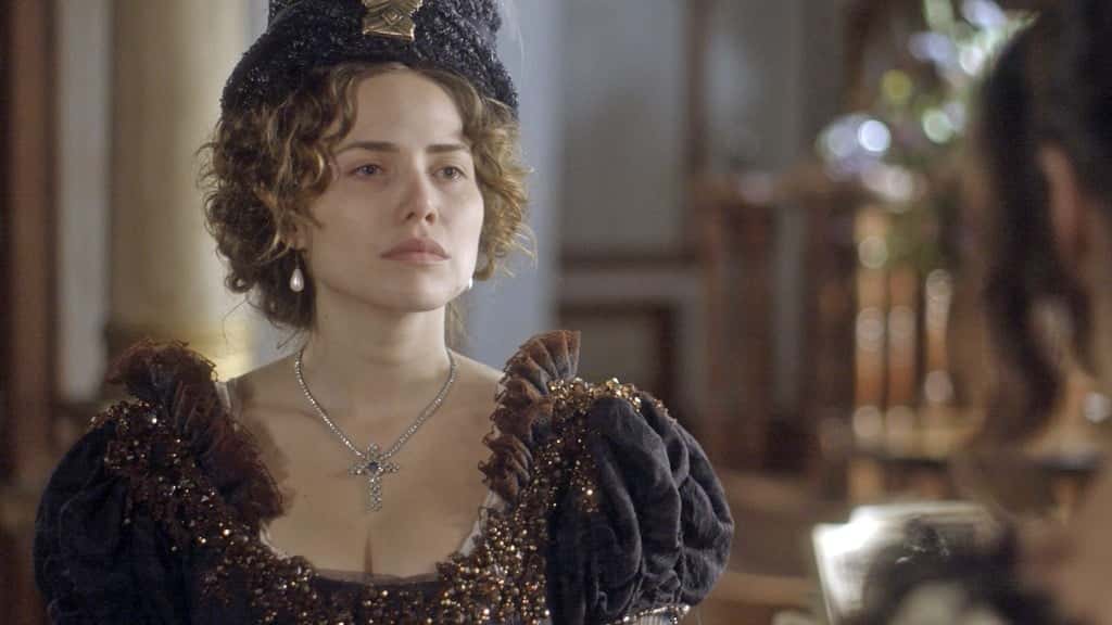 Leopoldina (Letícia Colin) em cena de "Novo Mundo" (Foto: Divulgação/Globo)