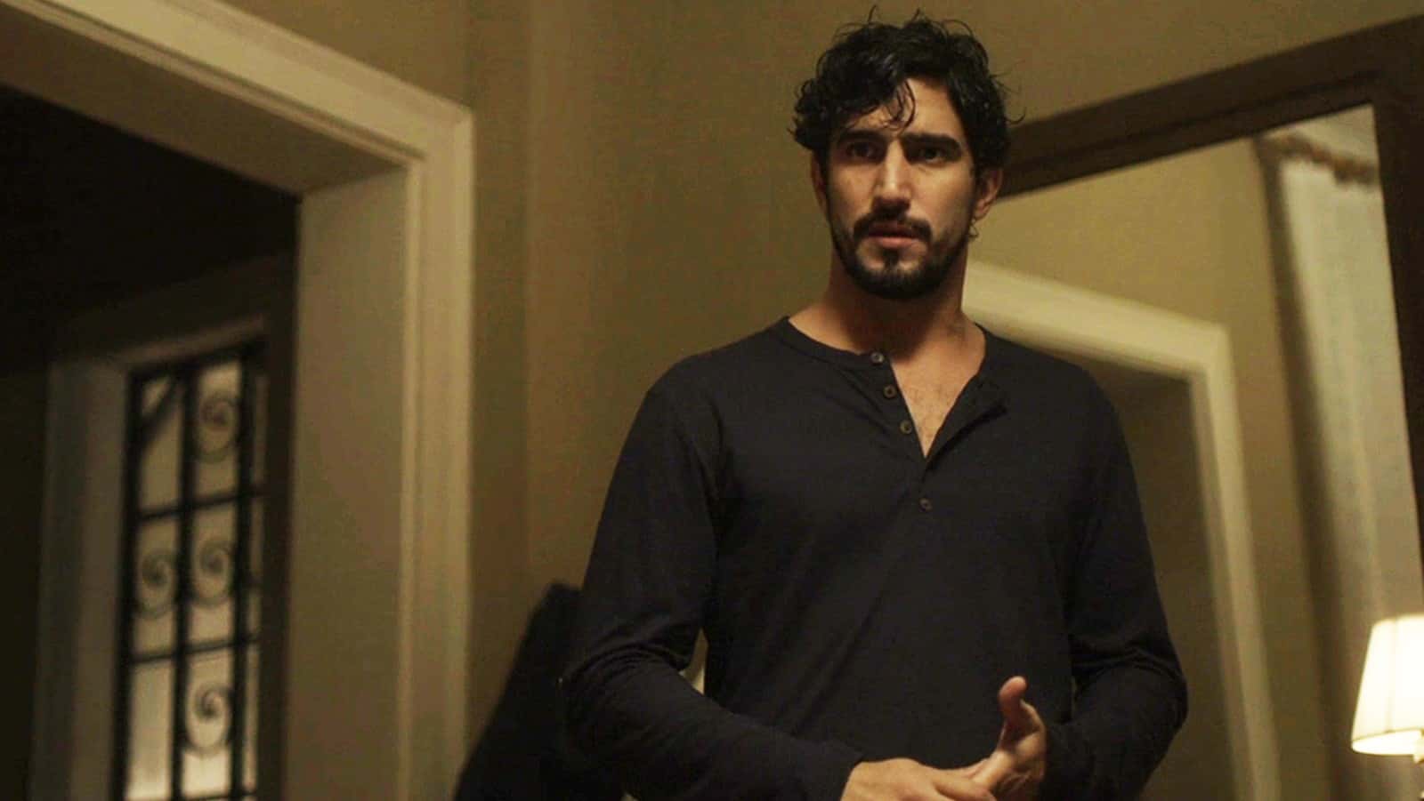 Renato (Renato Góes) em cena de "Os Dias Eram Assim" (Foto: Divulgação/Globo)