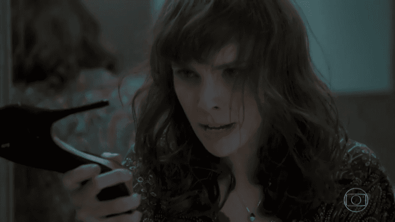 Irene (Débora Falabella) em cena de "A Força do Querer" (Foto: Reprodução/Globo)