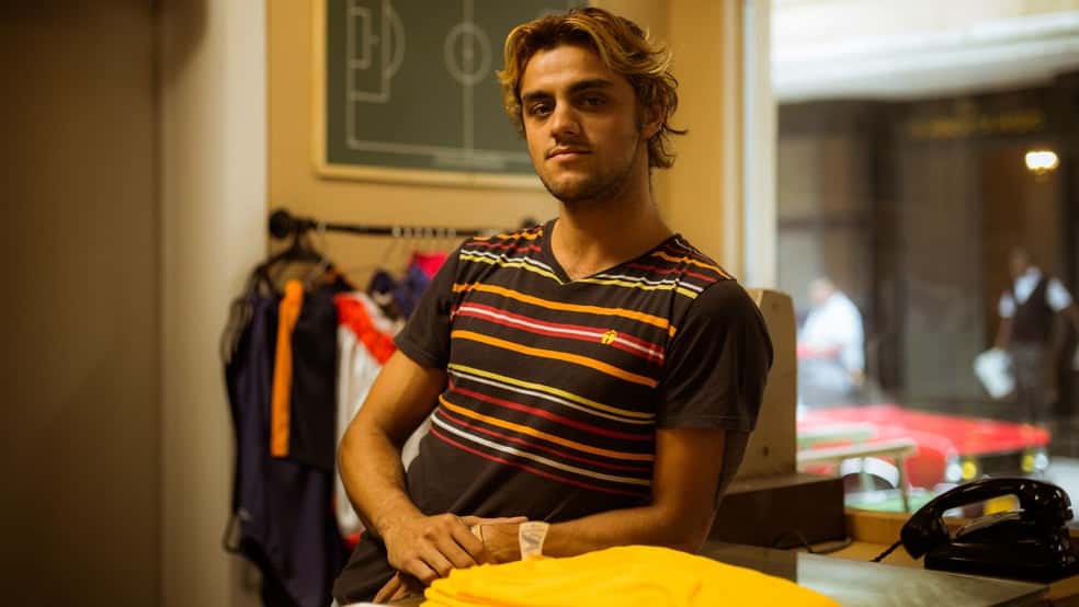 Felipe Simas em "Os Dias Eram Assim" (Foto: Divulgação)