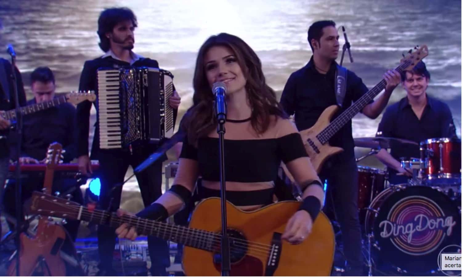 A cantora Paula Fernandes no "Domingão do Faustão" (Foto reprodução: Globo)