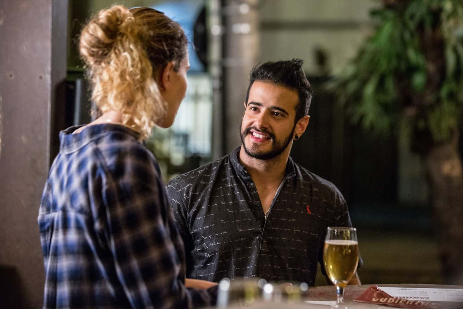 Tarso Brant em sua estreia na novela "A Força do Querer" (Foto: Fábio Rocha/Gshow)