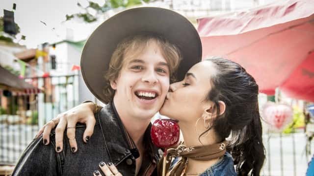 K1 e MB se beijam em "Malhação" (Foto: João Cotta/Globo/Divulgação)