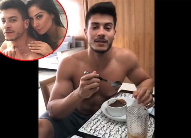 Arthur Aguiar pede Mayra Cardi em casamento após comer sobremesa feira por ela (Foto: Reprodução)