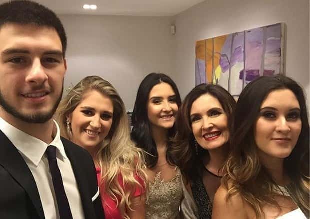 Fátima e os filhos. (Foto: Reprodução)