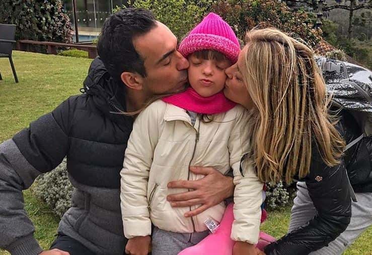 O casal e a filha (Foto: Reprodução/Instagram)