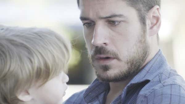 Nós te entendemos Zeca, esse bebê é uma graça (Foto: Reprodução/Globo)