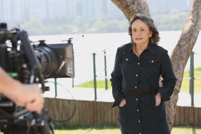 Joanna Fomm nas gravações de "Apocalipse" (Foto: Divulgação)