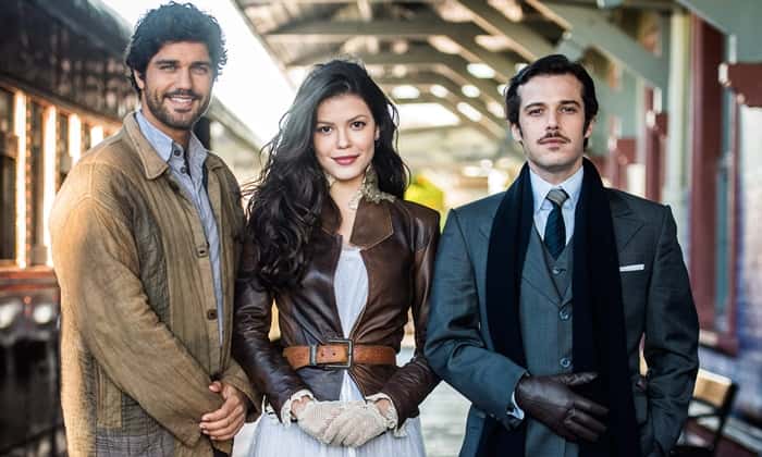 Inácio (Bruno Cabrerizo), Maria Vitória (Vitória Strada) e Fernão (Jayme Matarazzo) em "Tempo de Amar" (Foto: Globo João Miguel Júnior)