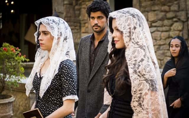 Delfina (Letícia Sabatella), Inácio (Bruno Cabrerizo) e Maria Vitória (Vitória Strada) em 'Tempo de Amar' (Foto: Globo/João Miguel Júnior)