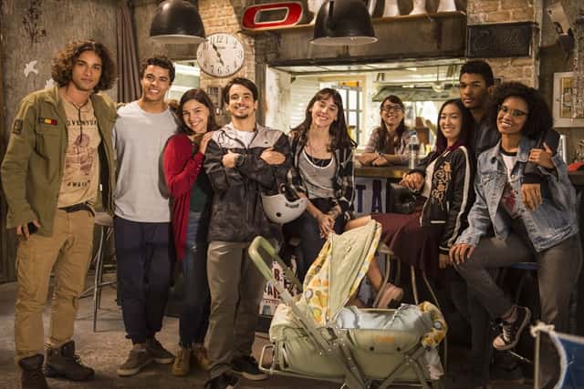 Elenco de "Malhação: Viva a Diferença" em bastidor de gravação (Foto: Globo/Mauricio Fidalgo)