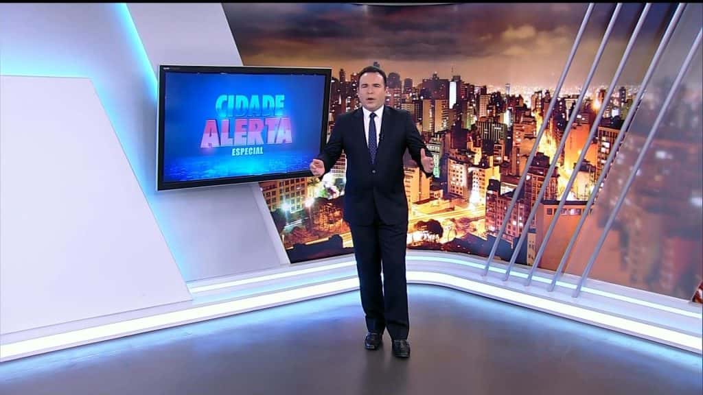 O apresentador Reinaldo Gottino no "Cidade Alerta" (Foto: Reprodução/Record)