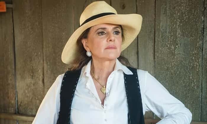 Marieta Severo em "O Outro Lado do Paraíso". (Foto: Divulgação/TV Globo)