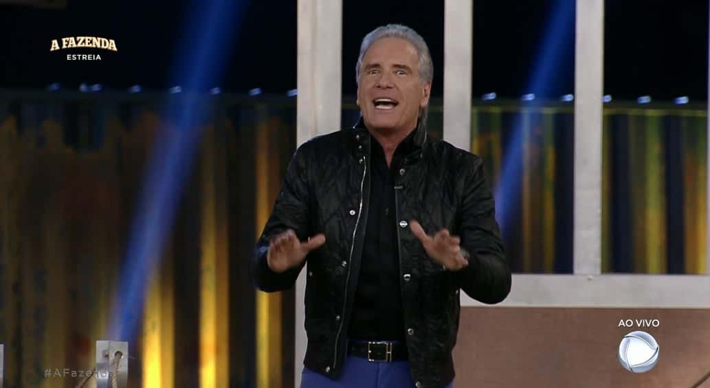 Roberto Justus na apresentação do reality "A Fazenda". (Foto: Reprodução/Record)
