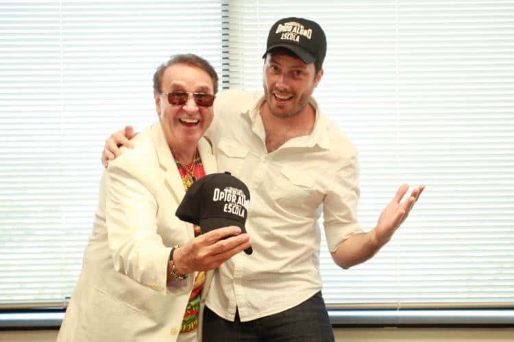 Danilo Gentili com Carlos Villagrán, o Quico (Foto: Divulgação)