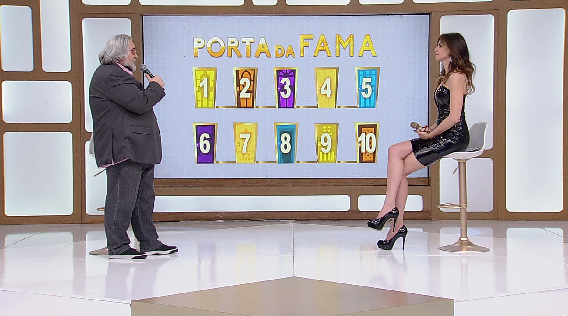 Leão Lobo no "Superpop" (Crédito/Fotos: Divulgação/RedeTV!