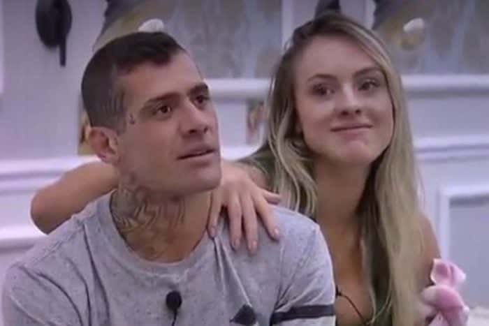 Yuri e Monick na Fazenda (Foto: Reprodução)