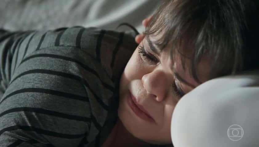 Estela (Juliana Caldas) terá menor visibilidade na primeira fase de O Outro Lado do Paraíso. (Foto: Reprodução/Globo)