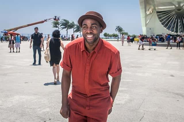 Lázaro Ramos gravou na Praça Mauá, no Rio (Foto: Globo/Raquel Cunha)