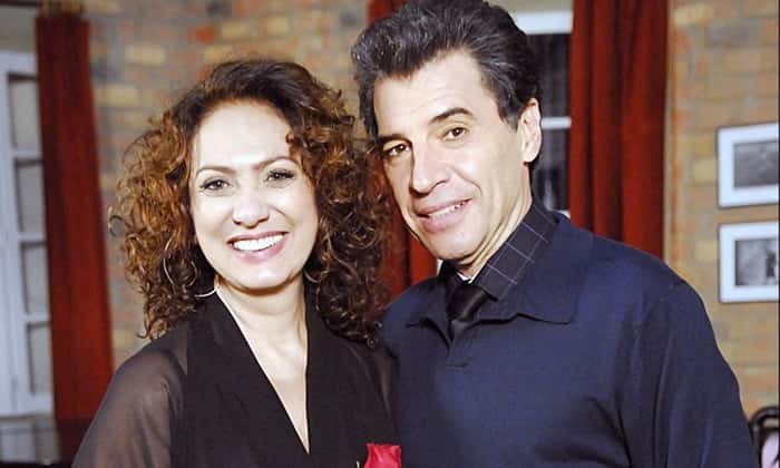 Eliane Giardini e Paulo Betti formam par romântico no filme "A Fera na Selva. (Foto: Divulgação / TV Globo)