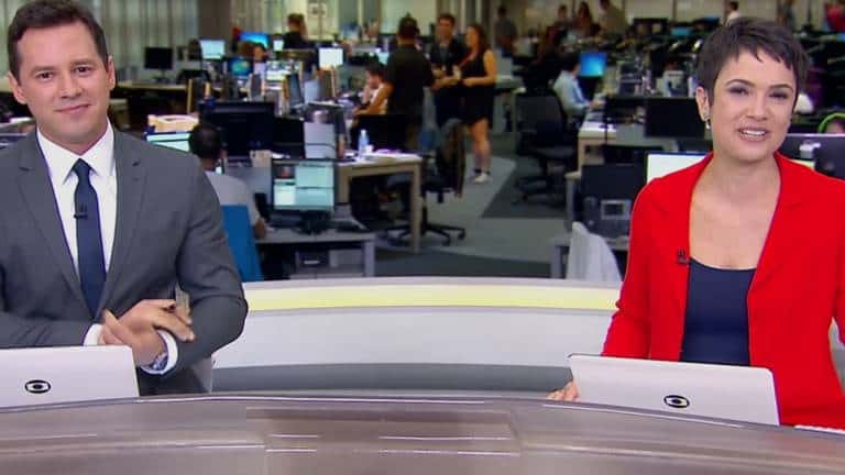 Sandra Annenberg se declara a Jô Soares no 'Jornal Hoje'