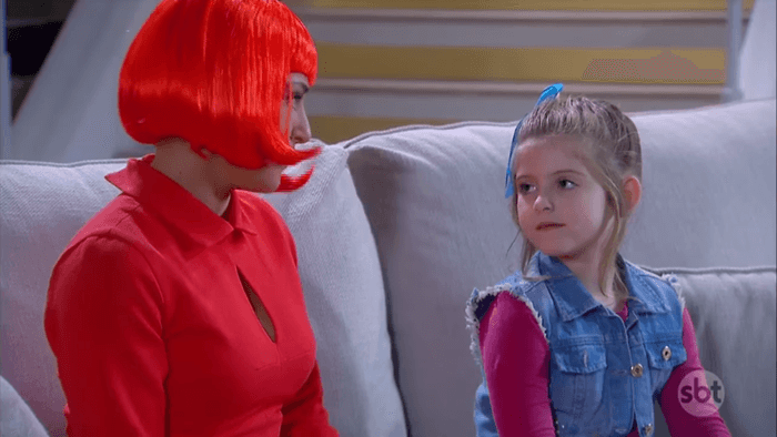 Dulce Maria (Lorena Queiroz) em cena de Carinha de Anjo (Foto: Reprodução/SBT)