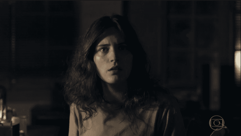 Clara (Bianca Bin) em cena de O Outro Lado do Paraíso (Foto: Reprodução/Globo)