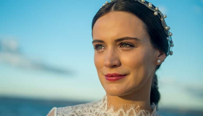 Clara (Bianca Bin) em cena de O Outro Lado do Paraíso (Foto: Globo/Raquel Cunha)