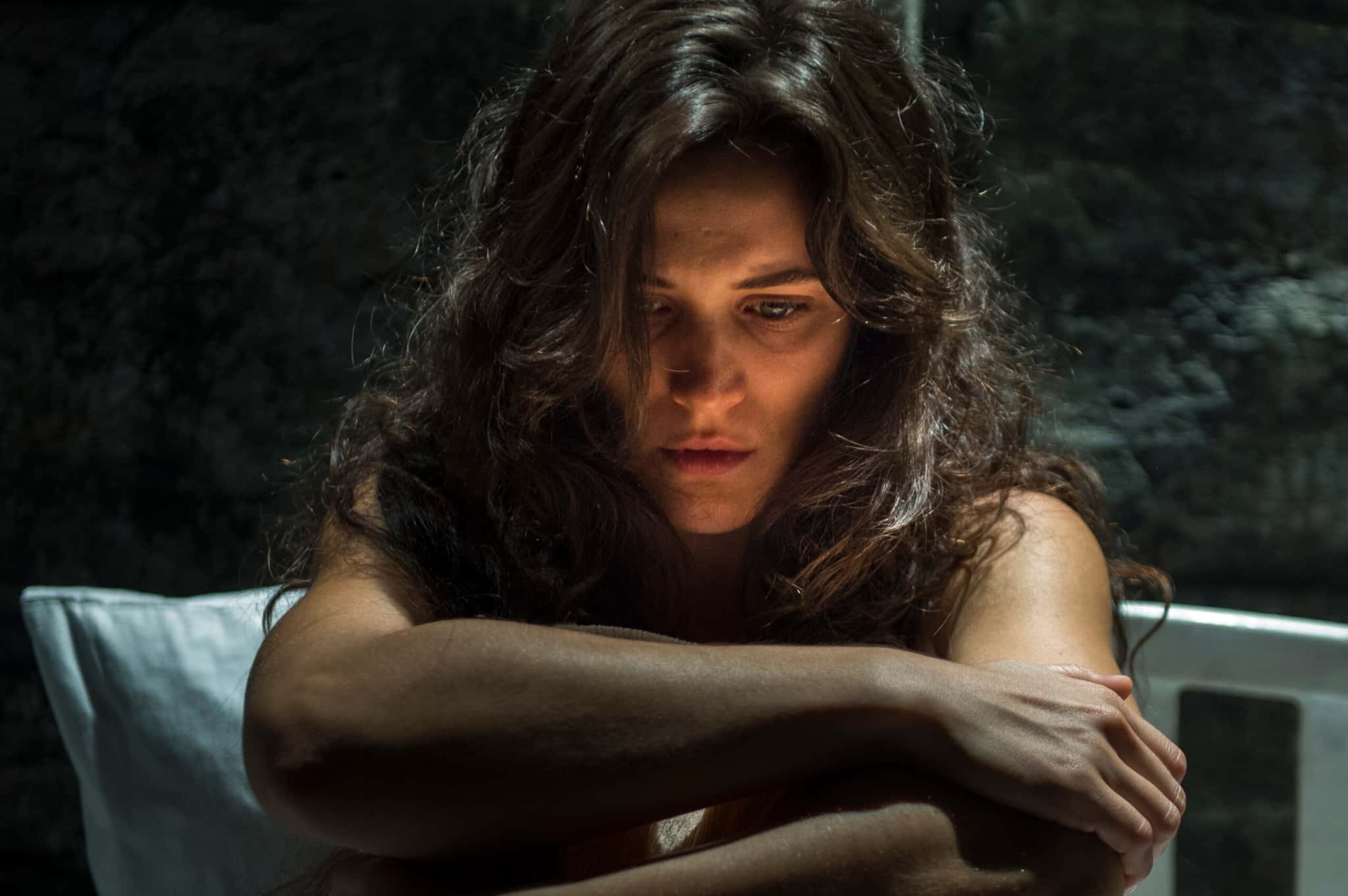Clara (Bianca Bin) em cena (Foto: Raquel Cunha/Globo)