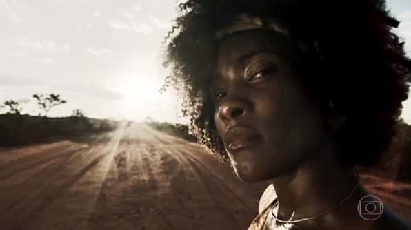 Erika Januza (Foto: Reprodução/Globo)