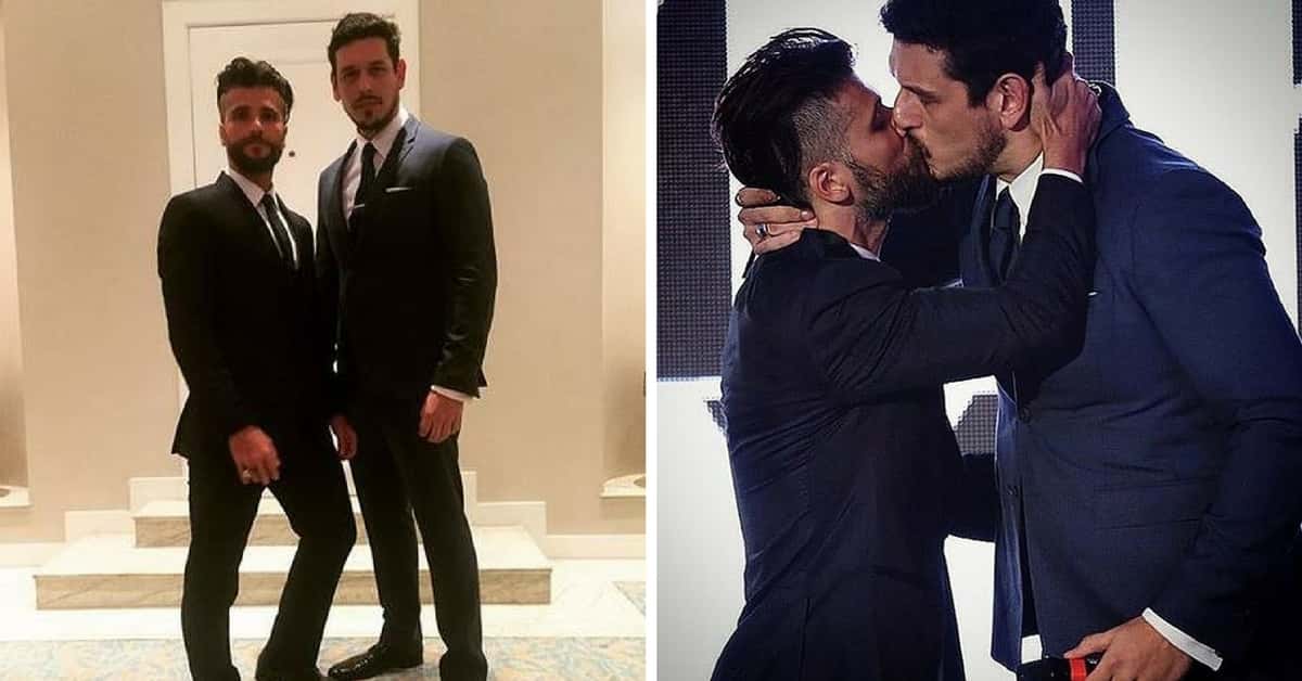 Bruno Gagliasso deu um selinho no ator e comediante João Vicente, durante o prêmio GQ Men of the year (Foto: Reprodução)