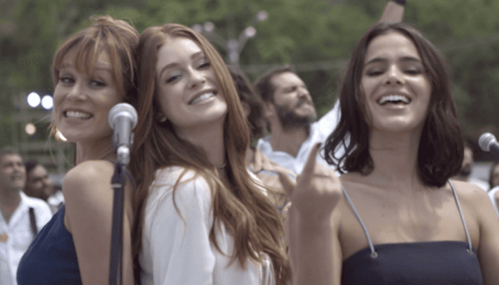 Mariana Ximenes, Marina Ruy Barbosa e Bruna Marquezine na vinheta de fim de ano da Globo (Foto: Divulgação/Globo)