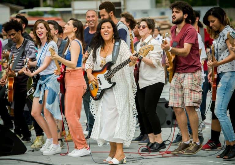 Elenco da Globo tocou em um só ritmo na nova vinheta do canal (Foto: Divulgação/Raquel Cunha/Globo)