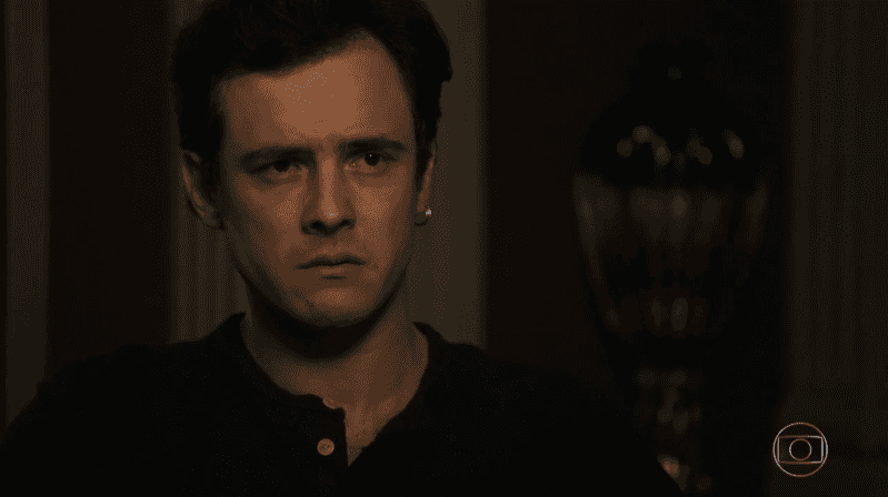 Sergio Guizé em cena de O Outro Lado do Paraíso. (Foto: Reprodução/Globo)