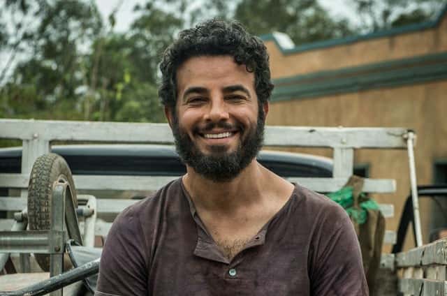 Anderson Di Rizzi da vida ao lapidador Juvenal em O Outro Lado do paraíso.(Foto: Divulgação)